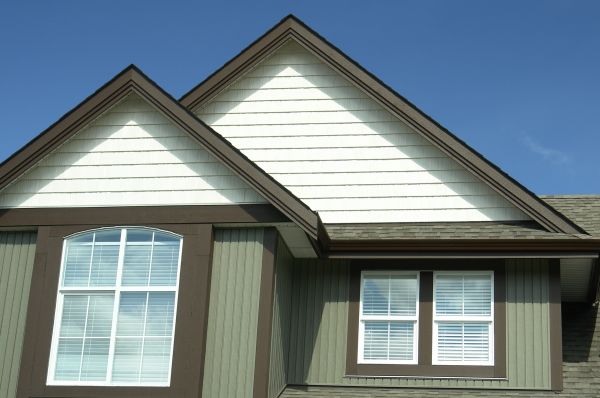 Cost of Vertical Vinyl Siding Repair in Eagle