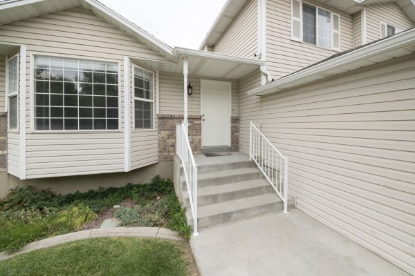 White Vinyl Siding Replacement in Eagle